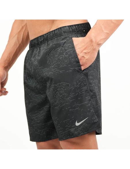 Nike Dri - Fit 7 inch shorts (Black/Wavy design) offre 