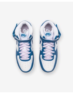 NIKE WOMEN'S AIR FORCE 1 '07 MID - WHITE/ MILITARYBLUE/ SAIL une grave pollution 