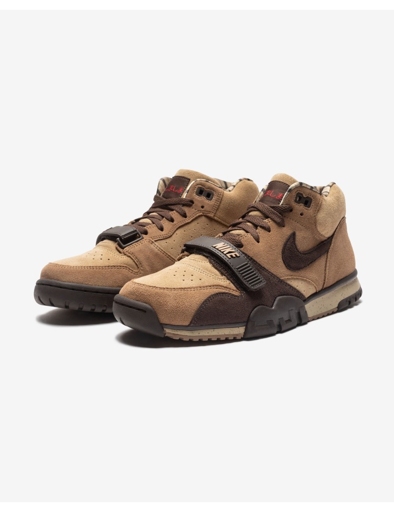 NIKE AIR TRAINER 1 - HAY/ BAROQUEBROWN/ TAUPE/ VARSITYRED 50% de réduction en Octobre 2024