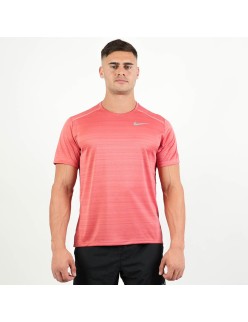 Nike Miller 1.0 Short Sleeve T - Shirt (Adobe Red) de pas cher