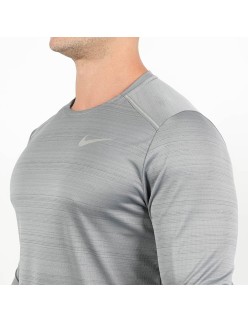 Nike Long Sleeve Miller 1.0 T-Shirt (Dark Grey) à prix réduit toute l'année