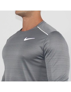 Nike Long Sleeve Miller 1.0 T-Shirt (Dark Grey) à prix réduit toute l'année