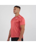 Nike Miller 1.0 Short Sleeve T - Shirt (Adobe Red) de pas cher