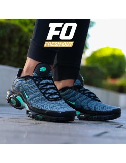 Men’s Nike Air Max Plus TN ‘LT Smoke Grey/Green Glow’ (Teal Quad) ou a consommer sur place